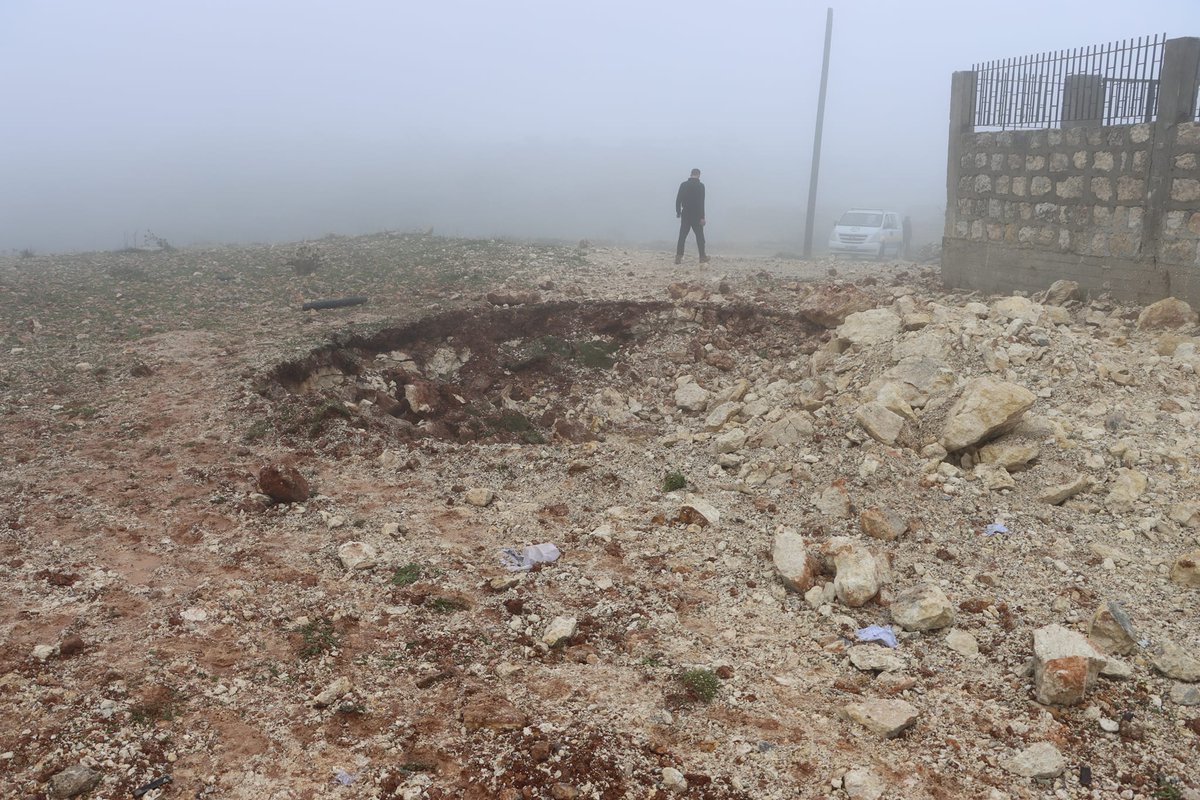 QalaatAlMudiq's tweet image. #Syria: an attack that visibly went under the radar - 2 years ago, Iran fired a wave of ballistic missiles at #Idlib.

Tehran claimed they were targeting #ISIS - the usual scapegoat - but instead they struck an abandoned medical facility in a Rebel-held area.

4 Khaibar‑Shikan