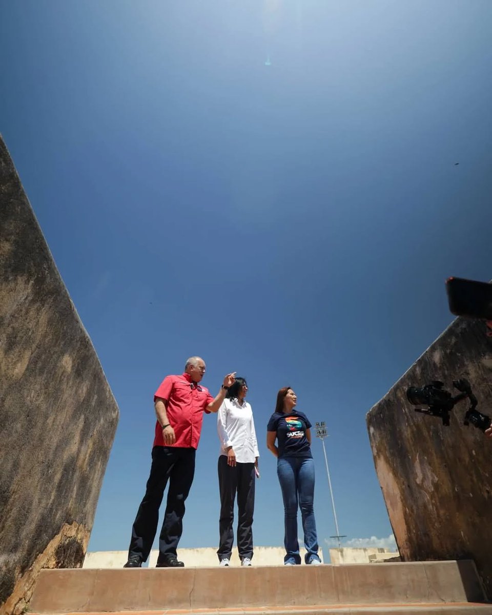 vdanielm10's tweet photo. 📍Cumaná -Edo Sucre #02Mar 
La presidenta (E) #DelcyRodríguez, sostuvo una reunión con la Dirección Nacional del Partido Socialista Unido de Venezuela (PSUV) de ese mismo estado. https://t.co/g7BCCCrXMT