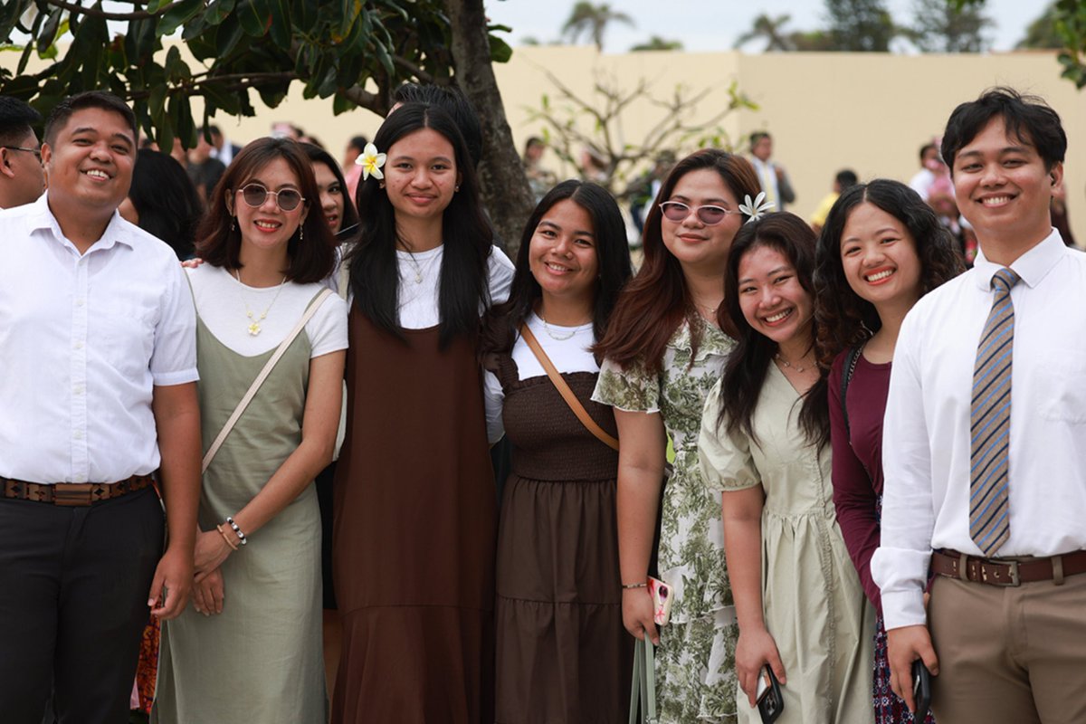 Ch_JesusChrist's tweet photo. In his first public address as Acting President of the Quorum of the Twelve Apostles, President Dieter F. Uchtdorf  (@UchtdorfDF) shared  a message of unity through Jesus Christ and invited listeners to  participate now in the Savior’s “great and marvelous work.”

Speaking  from the Cannon Activities Center on the BYU–Hawaii campus in Laie,  Hawaii, on Sunday, March 1, 2026, the Apostle of The Church of Jesus  Christ of Latter-day Saints said that building Zion is like lifting a  grand piano.

“Stand close together and lift where you stand, and nothing can keep this divine work from moving upward and forward,” he said.

“Trust in the Lord. Rejoice in Him. Put Him first in your life. Find the joy in serving Him. Believe that He will guide you.”

Visit the link below to read more:
https://t.co/77mmIBTeVL