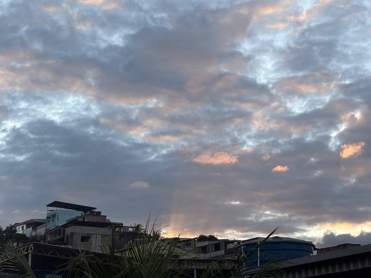 Emersonm72's tweet image. O #pordosol do #suburbiocarioca possui outras nuances. Observe.