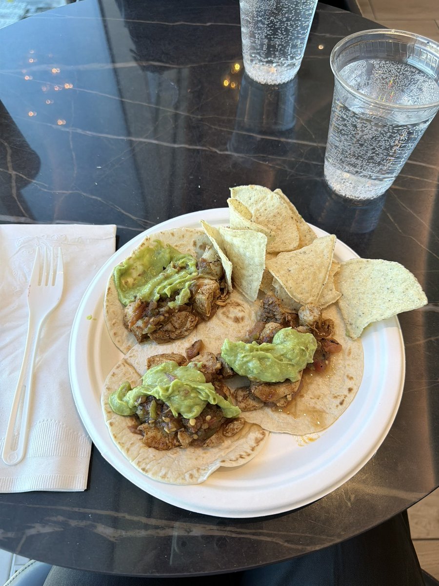 bsetter's tweet photo. At the LAX Delta Lounge now. They switched to paper plates and plastic cutlery. Those are for picnics and BBQs, not premium airline lounges. As a long-time Diamond member, that’s not the Delta standard many of us are loyal to. We expect better @Delta https://t.co/hKV4OCHDdz