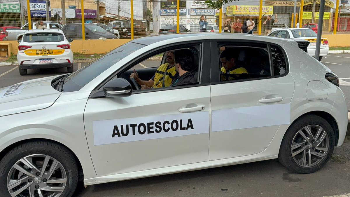 detrandfoficial's tweet image. #DetranDF realiza primeiro exame prático em veículo particular do DF. 🚗🪪Medida integra as novas regras para obtenção da CNH e está alinhada à Resolução nº 1.020 do Contran.
Veja mais em: detran.df.gov.br/w/detran-df-re…