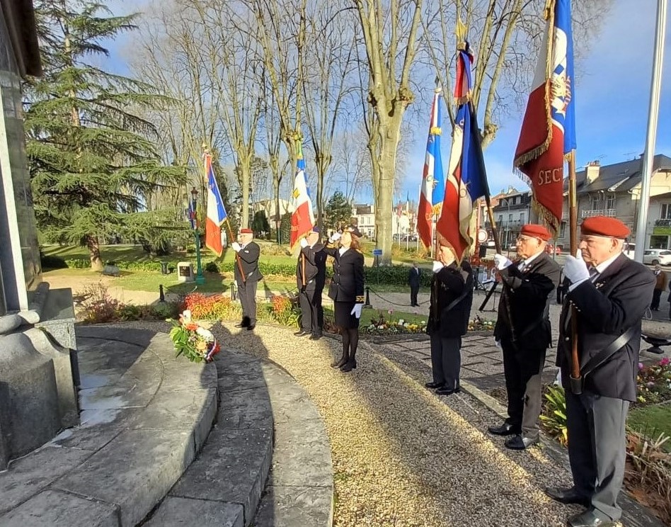 Prefet64's tweet image. #Installation | Prise de fonctions de la nouvelle sous-préfète d’Oloron-Sainte-Marie

👏 Ce lundi 2 mars, a eu lieu la cérémonie de prise de fonctions de Madame Nathalie VITRAT, en qualité de nouvelle sous-préfète d’Oloron-Sainte-Marie. 

À cette occasion, elle a procédé à un