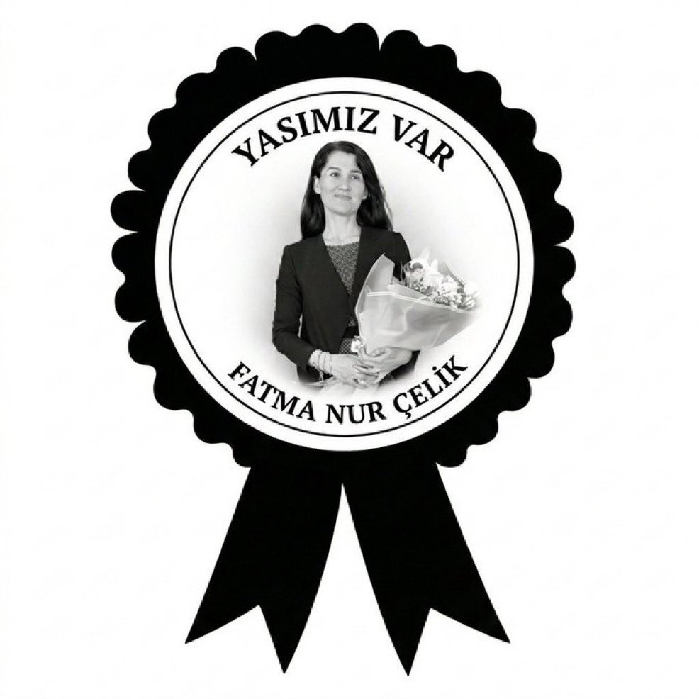 Kalem tutması gereken ellerin bıçakla anıldığı bir haberle sarsıldık.

Çekmeköy’de bir meslek lisesinde, 17 yaşındaki öğrencisi tarafından bıçaklanarak hayatını kaybeden öğretmen Fatma Nur Çelik’in acısı yüreğimizi dağladı.

Ailesine, sevenlerine ve tüm öğretmen camiasına