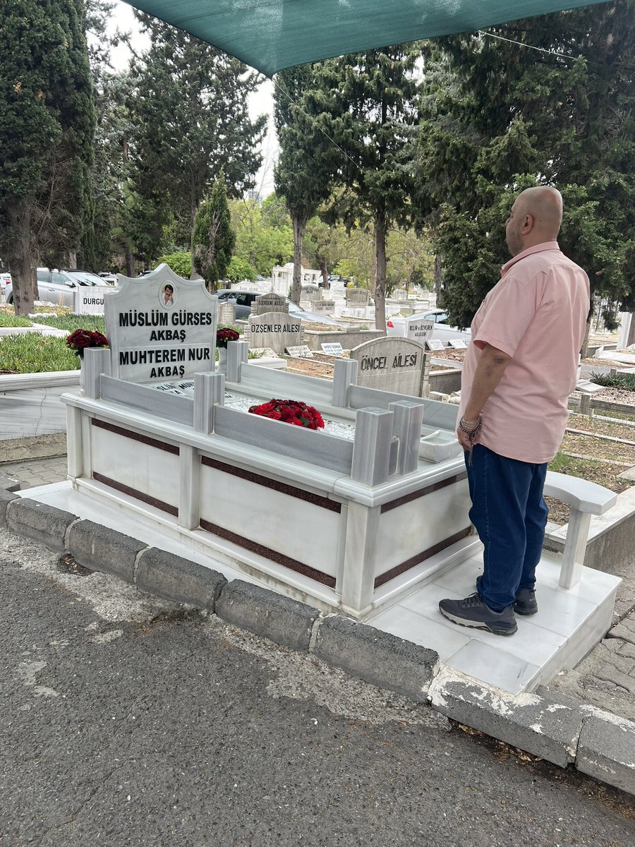 Vefatının 13. yıl dönümünde Müslüm Babayı rahmetle anıyorum, mekânı cennet olsun inşaAllah.
#müslümgürses #müslümbaba