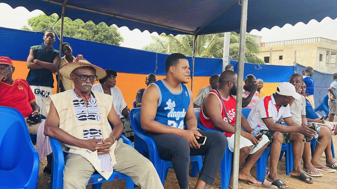 Le football ne naît pas seulement dans les stades… il commence dans la rue. ⚽️

À Avépozo, lancement du tournoi Assilassimé (5e édition): du talent, de l’énergie et des pépites en devenir. Bravo aux organisateurs pour leur engagement en faveur du football à la base!

#Tgtwittos