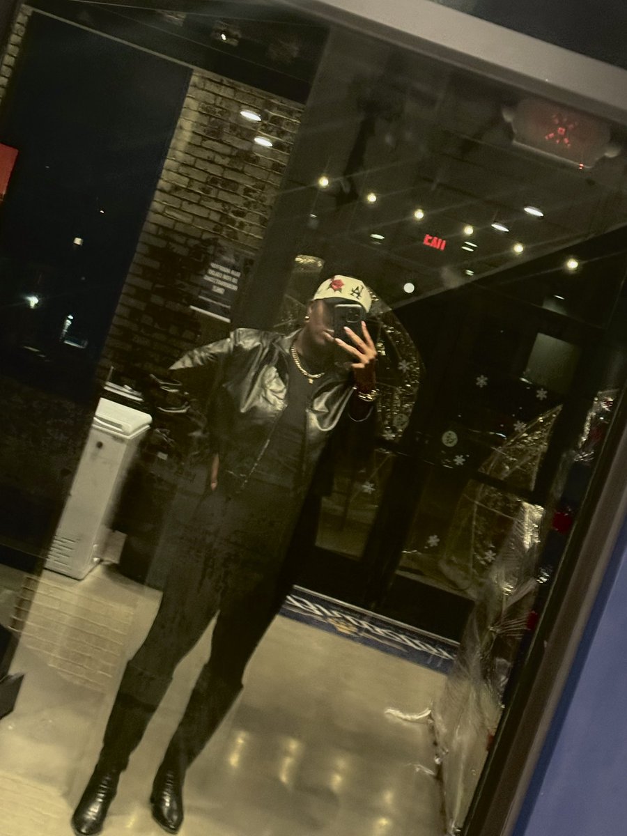 All black does it for me every time