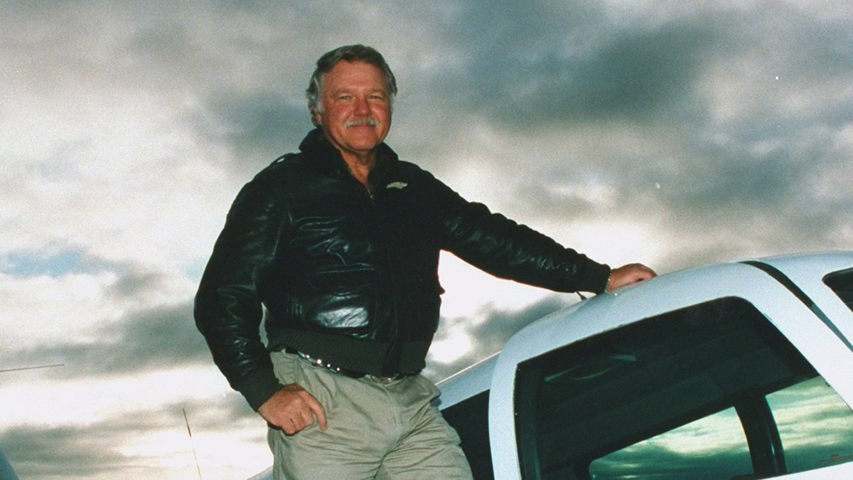 🕊️ Bo Gritz, a Vietnam War hero who inspired Sylvester Stallone's character John Rambo in "First Blood," has died.

What we know: tmz.me/bglyxb1