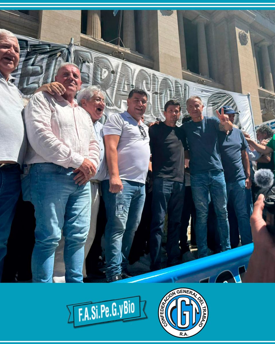 PetroGasBio's tweet photo. ACOMPAÑAMOS LA PRESENTACIÓN JUDICIAL DE LA CGT CONTRA LA REFORMA LABORAL

Participamos de la movilización realizada frente a los Tribunales, acompañando la presentación judicial impulsada por @cgtoficialok para pedir la declaración de inconstitucionalidad de la reforma laboral. https://t.co/APQw2dhPcD