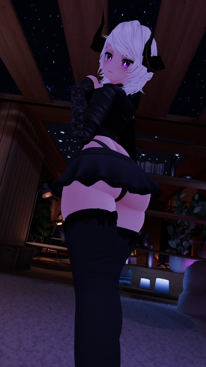 bwah~
Unused pics from before i had alot of tech issues today~
#VRC #VRChat