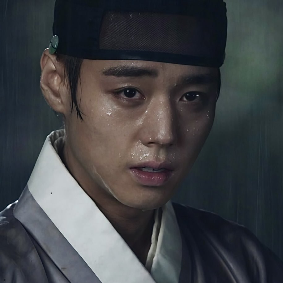 viki-class tweet media