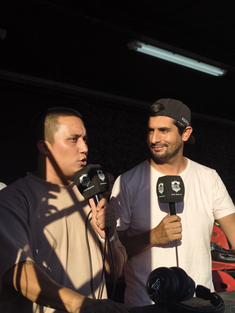 RiestraDxtivo32's tweet photo. 🏴YA ESTAMOS EN VIVO🏳️

SUMATE A NUESTRO CANAL DE YOUTUBE Y VIVI LA PREVIA Y EL PARTIDO ENTRE #RIESTRA Y #PLATENSE.

💻 SUMATE A LA TRANSMISIÓN ACÁ 👇🏻 
https://t.co/gcJA6OKEmI

#RiestraDeportivo #Riestra #VamosRiestra https://t.co/vvxengqf9O