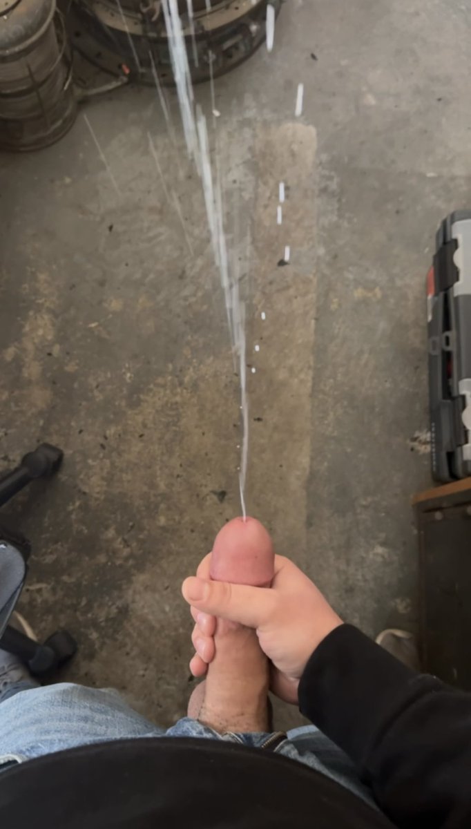 thatguysteveu's tweet photo. Think you could handle all my cum?
#bwc #cum #cumshot #hugeload https://t.co/aJgKgV12IR