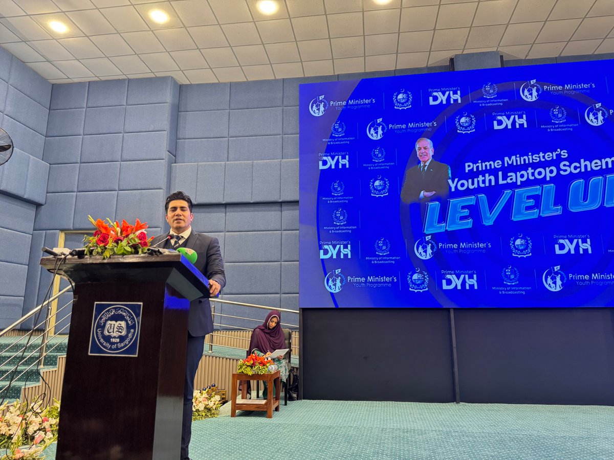 Reexwaan's tweet photo. Pakistan's IT sector is now the world's 4th largest freelancing industry 🚀 We're empowering our youth to lead this digital revolution. #TechPakistan #PMYouthLaptops #pmyp https://t.co/oUjBZajAC6