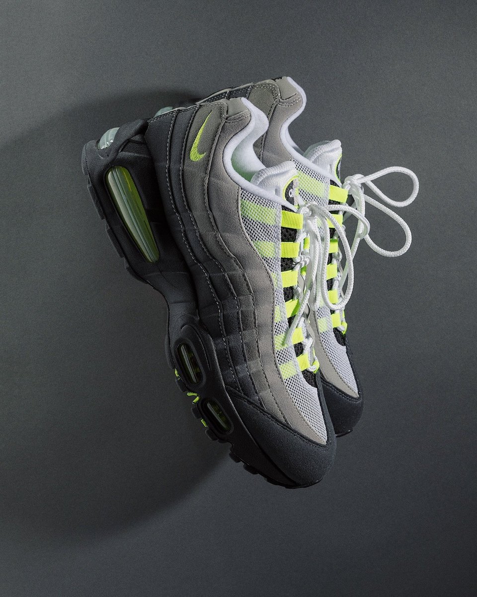 🤯 O icônico Air Max 95 "Neon" usado pela Seleção Brasileira na Copa de 2002 será relançado em 05.03.

Confira: sdmlinks.com/bbb