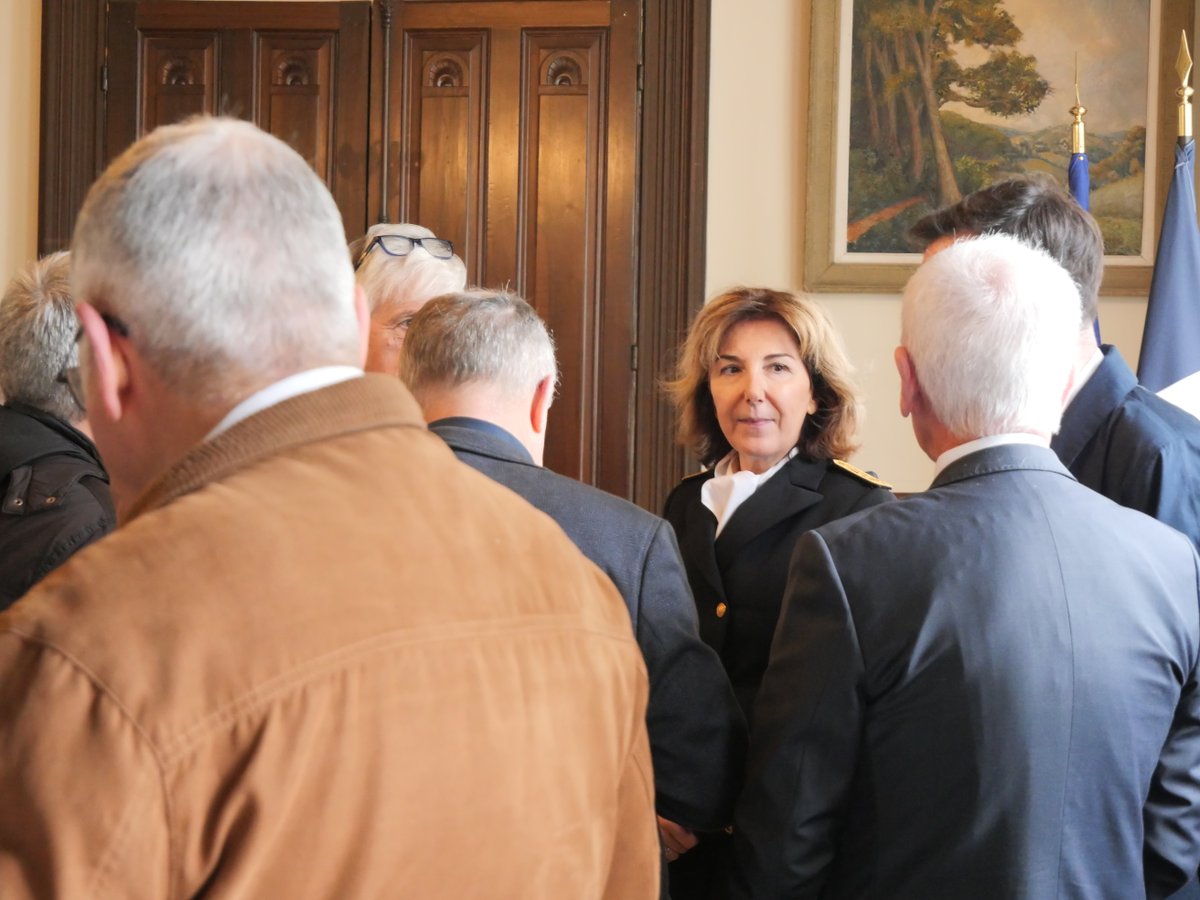 Prefet64's tweet image. #Installation | Prise de fonctions de la nouvelle sous-préfète d’Oloron-Sainte-Marie

👏 Ce lundi 2 mars, a eu lieu la cérémonie de prise de fonctions de Madame Nathalie VITRAT, en qualité de nouvelle sous-préfète d’Oloron-Sainte-Marie. 

À cette occasion, elle a procédé à un