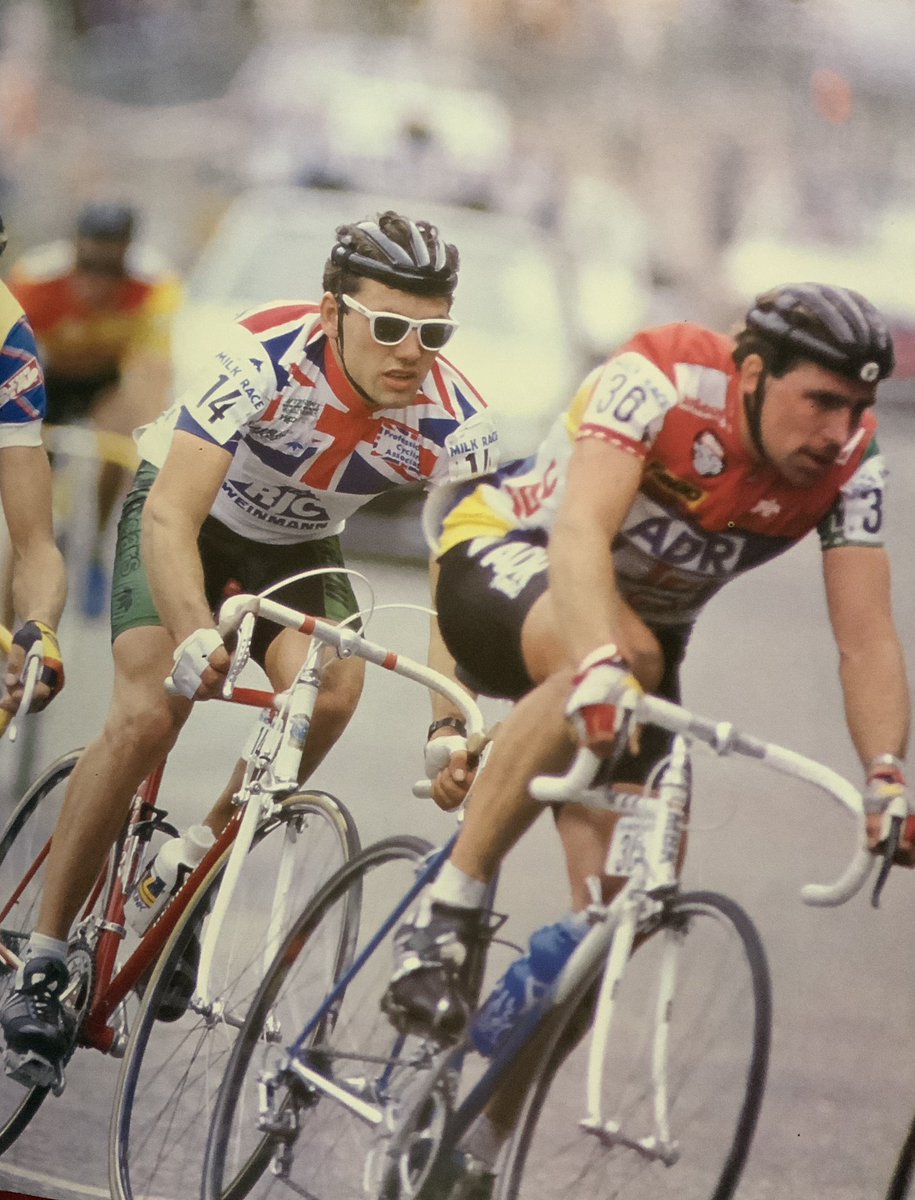 Patrick Versluys leads John Wainwright through the streets of London on the final stage of the 1987 Milk Race.