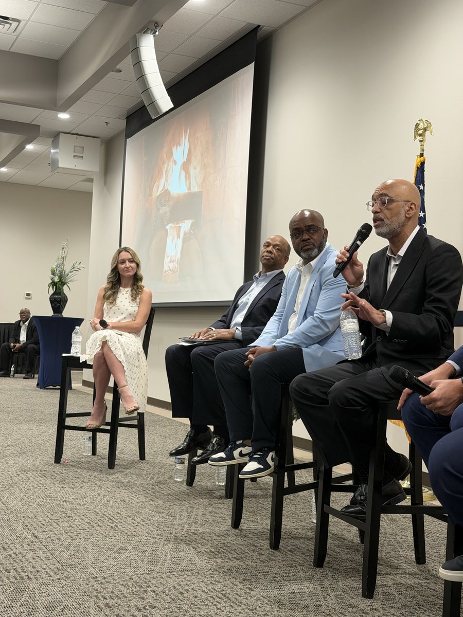Pierce4NCHouse's tweet photo. Supporting NC Supreme Court Senior Associate Justice @Anita_Earls Saturday before joining @NCDemParty Chair @abreezeclayton , Senate District 11 candidate @jdgailliard , @pittmanfornc &amp; @LeoForDurham for Sunday’s Building Bridges Fireside Chat. #ncdemocrats #ncpol #buildblue https://t.co/A1FxCKSOiv