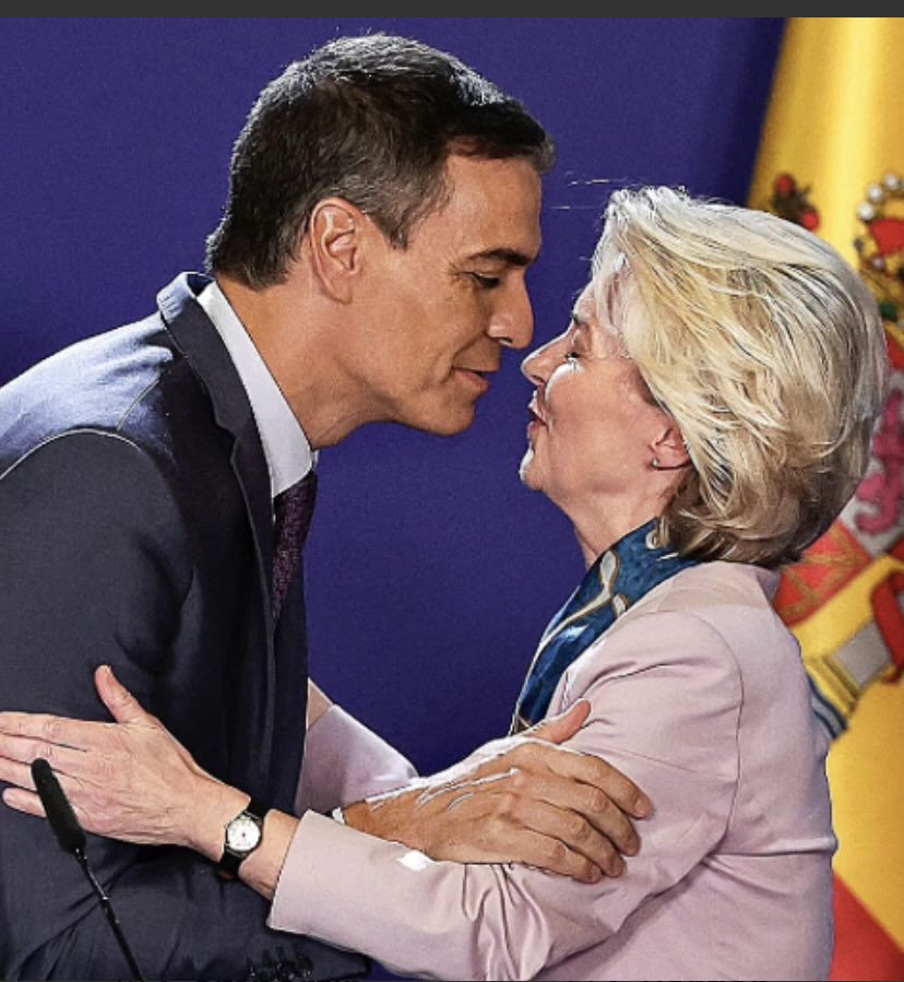 PandaHG18's tweet photo. @PeliDeTarde @Filmin Lo mismo le pasaba a Úrsula Von Der Layen , solo es necesario buscar en Internet y fijarse en sus ojos 😊 https://t.co/245jrqajqv