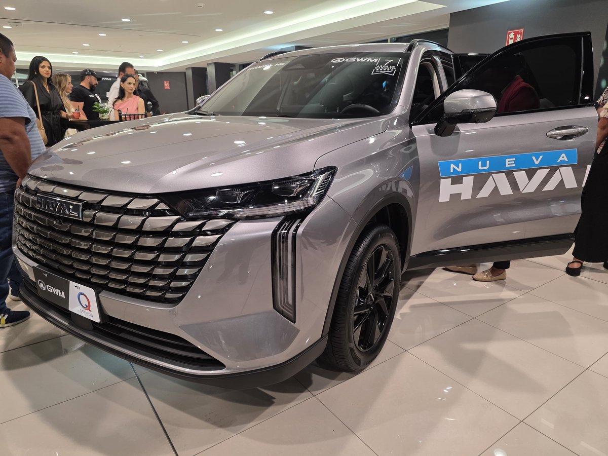 freepresspty's tweet photo. 🚘🔥 Panamá acelera el futuro.

Llega la nueva Haval H6 2.0L Turbo con 235 HP y 384 Nm.
⭐ 5 estrellas ANCAP
📲 Pantalla 14.6” con CarPlay y Android Auto
🛡 20 asistencias de conducción
🔒 7 años de garantía
Potencia, tecnología y seguridad en un solo SUV.
¿La manejarías? 👀 https://t.co/PCQCMMKhI0
