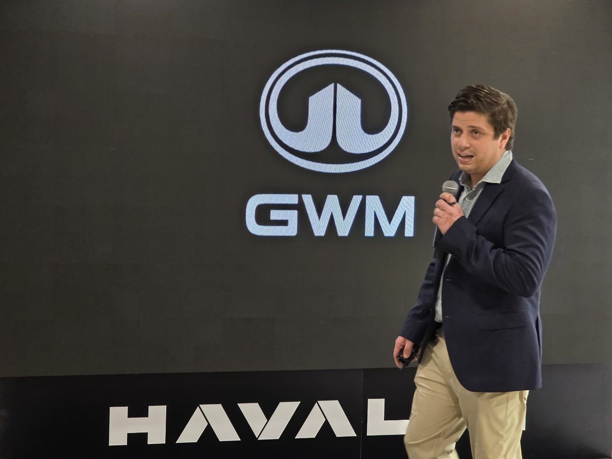 freepresspty's tweet photo. 🚘🔥 Panamá acelera el futuro.

Llega la nueva Haval H6 2.0L Turbo con 235 HP y 384 Nm.
⭐ 5 estrellas ANCAP
📲 Pantalla 14.6” con CarPlay y Android Auto
🛡 20 asistencias de conducción
🔒 7 años de garantía
Potencia, tecnología y seguridad en un solo SUV.
¿La manejarías? 👀 https://t.co/PCQCMMKhI0