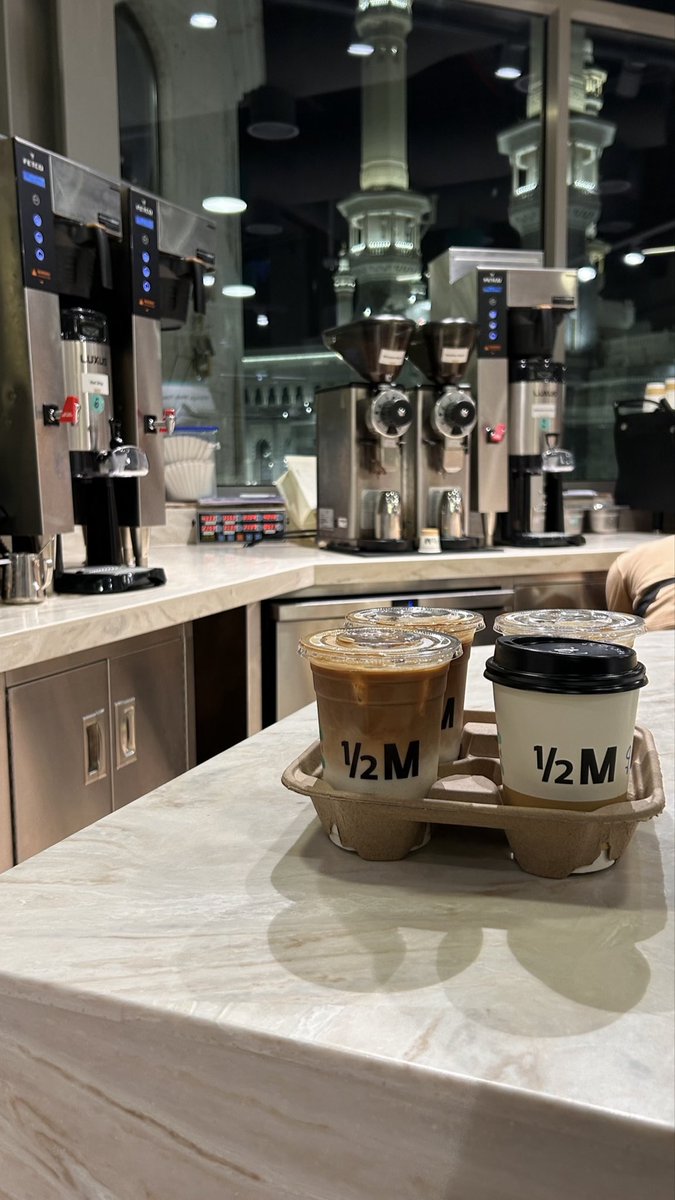 𓆩 𓆪 tweet media