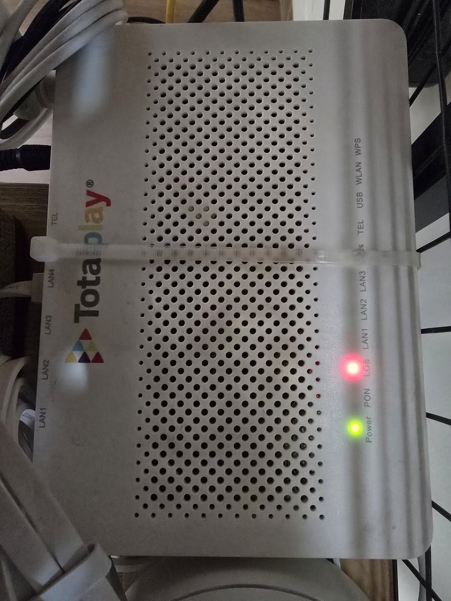 sergioadfox's tweet photo. @totalplaymx llevo más de 3 horas sin Internet y me están impidiendo trabajar. ¿Cuál es el tiempo estimado de solución? https://t.co/kDt0cSU6g6
