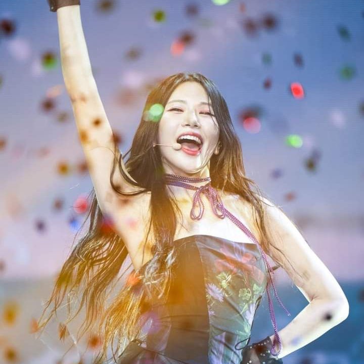 i can’t even imagine how much jiu must miss singing deukae songs on stage…