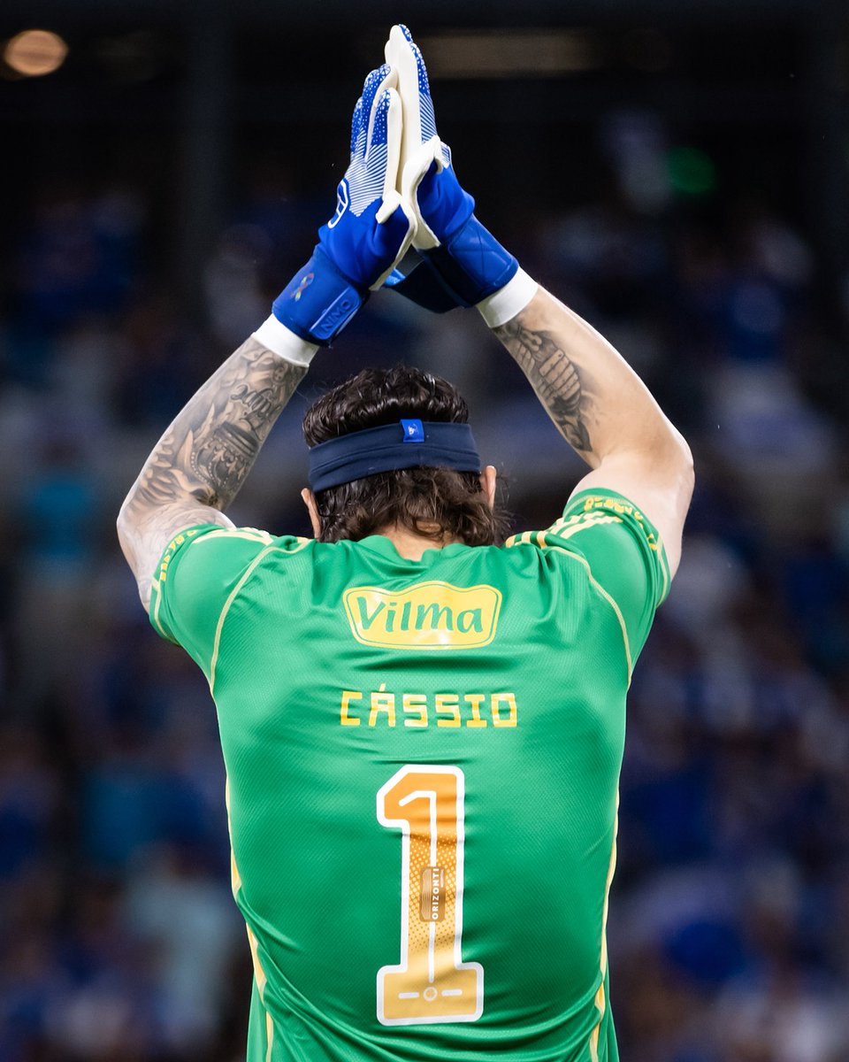futebol_info's tweet photo. Cássio tem lesão confirmada e está fora da final do Campeonato Mineiro entre Cruzeiro e Atlético-MG.

O goleiro sofreu um estiramento no ligamento do joelho direito no jogo contra o Pouso Alegre.

🗞️ @geglobo 
📸 Gustavo Aleixo/CEC https://t.co/B9eUrFLiHc