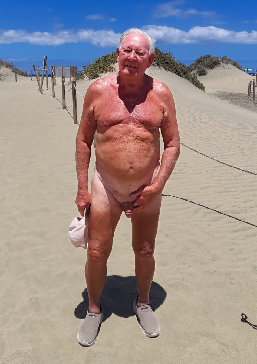 Arctic Bear Cub tweet media