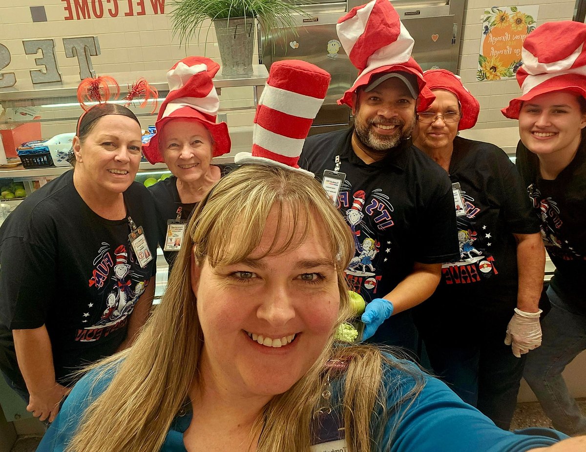 TISD_NUTRITION's tweet photo. Celebrating Dr. Seuss's birthday with our Green Eggs and Ham! https://t.co/iDaztGfBGr