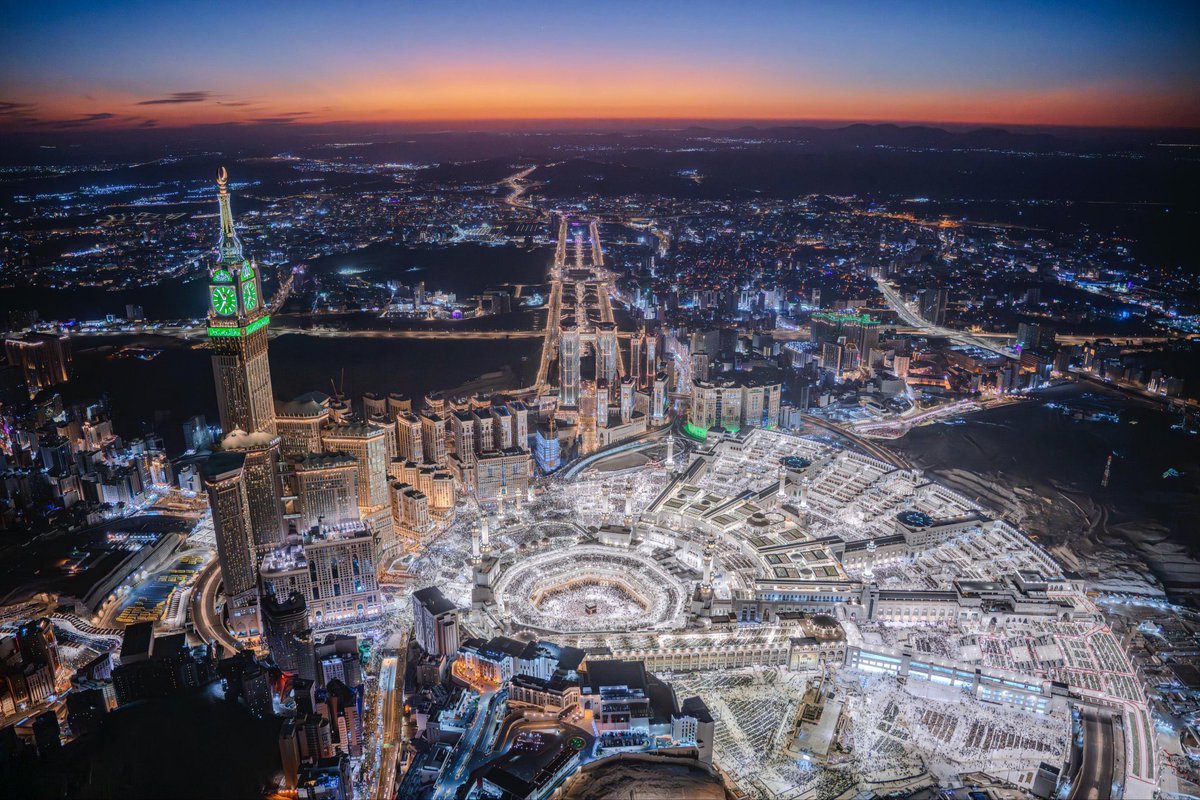 ‏First Line tweet media