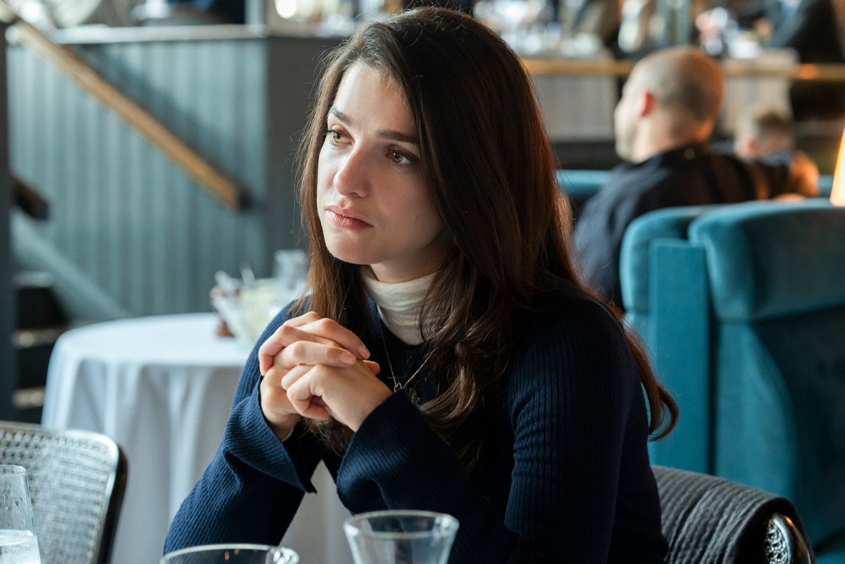 Ok I lied last #IndustryHBO post. This show has its finger on the beating pulse of the zeitgeist because Yasmin Kara Hanani represents the relatively recent phenomenon of people getting into bed (literally and figuratively) with people who fundamentally believe she doesn’t belong