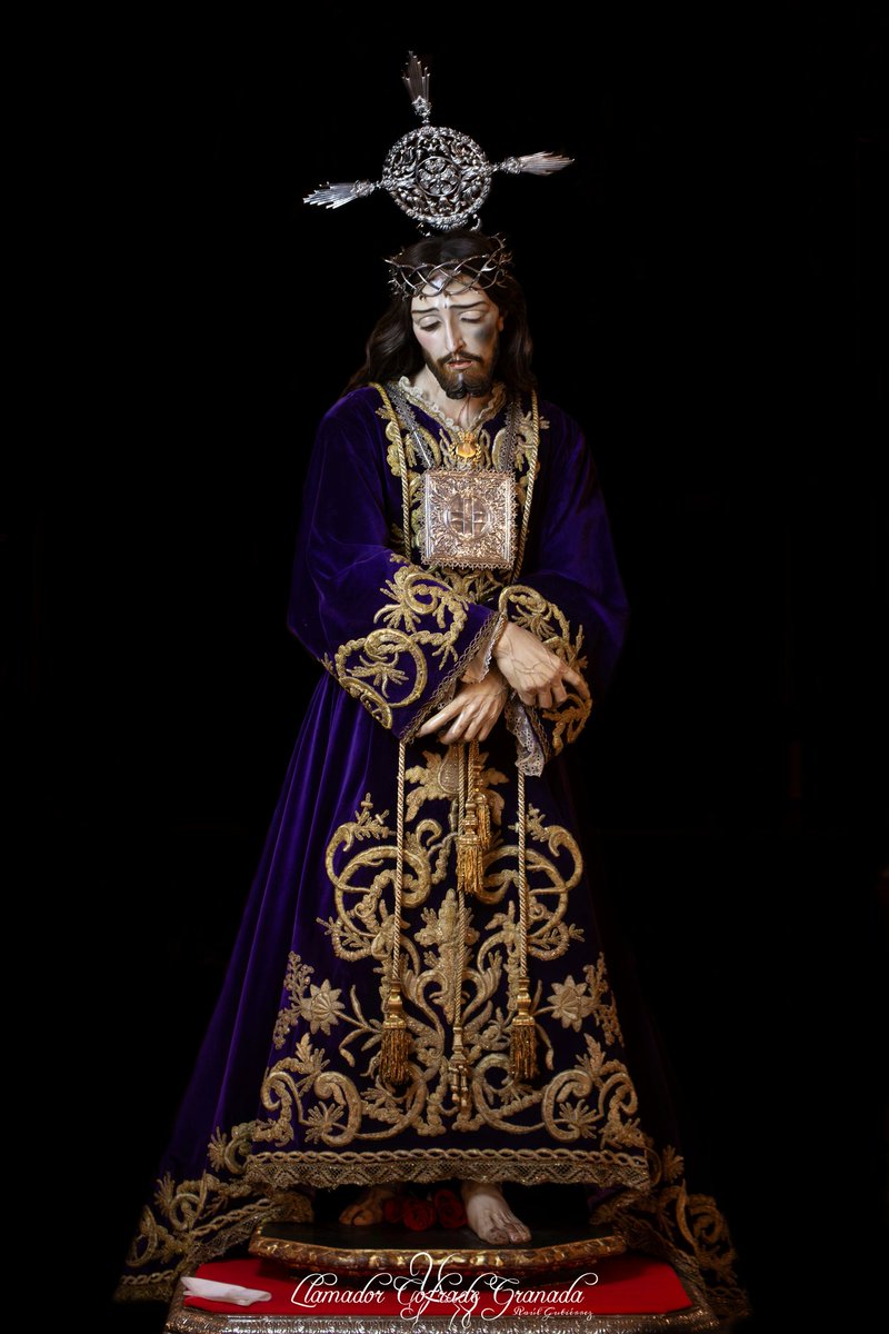 Y con la entrada de este nuevo mes con el que seguimos atravesando el desierto de la cuaresma, en Santa María Magdalena ya se huelen los días grandes del Señor de la Trinidad.

Este Viernes, granadino, tienes una nueva cita con él. Llega el Primer Viernes de Marzo.