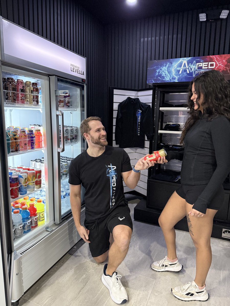 ampeduniverse's tweet photo. Sip. Lift. Repeat. 💪 Drop your pre-workout pick⬇️ https://t.co/ujp5xQlTvt