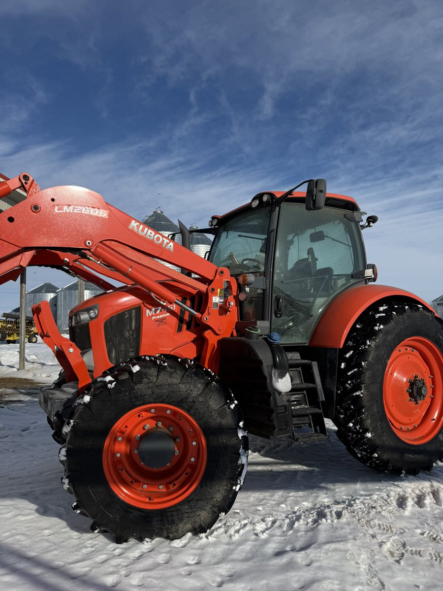 Need tractor shipped from Grandview to valliyview Alberta ,if anybody has room , let me know