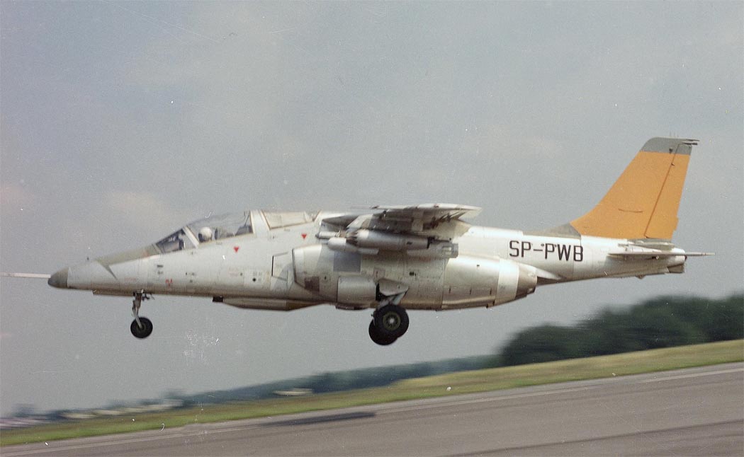 ron_eisele's tweet photo. 3 March 1985. First flight of the PZL I-22 Iryda. Twin-engine, two-seat Polish military jet trainer aircraft. https://t.co/OBPoW8pcwR