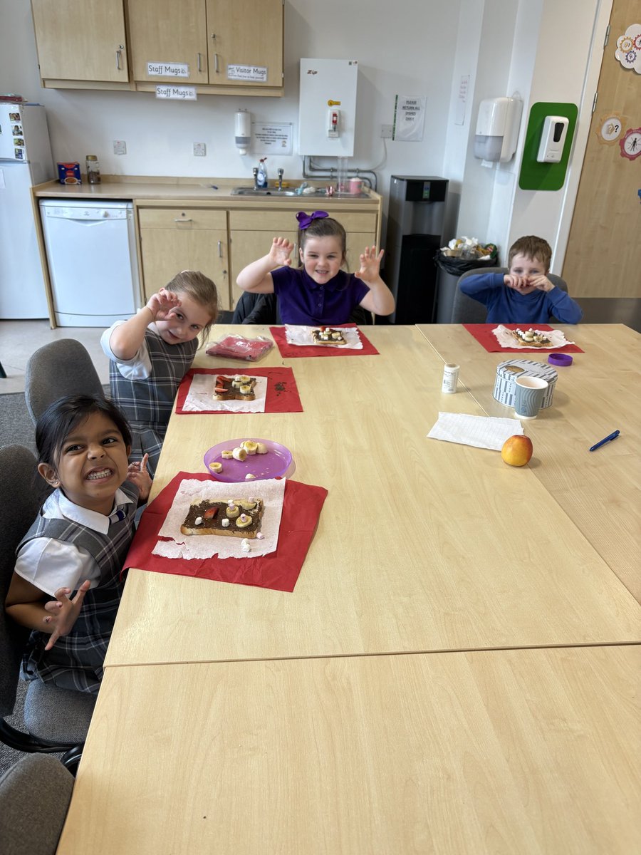 Miss Sinclair P1a tweet media