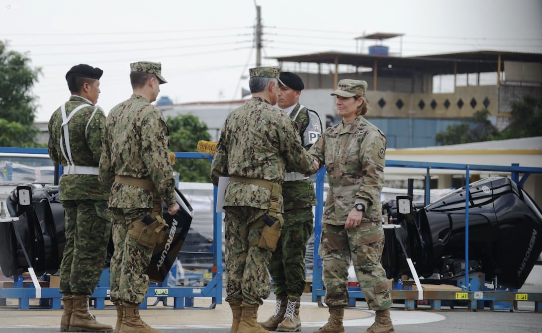 Ya están llegando a #Manta miembros de las FF.AA de #USA 🙏🙏🙏🙏🙏