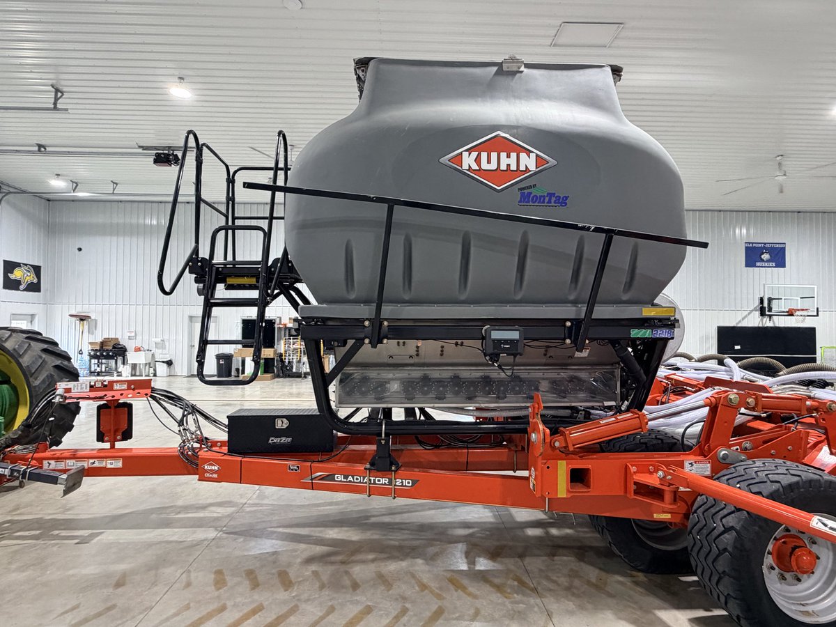 Joey Hanson tweet media