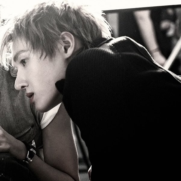 jjuflms's tweet image. martin looks like this specific part of cardigan