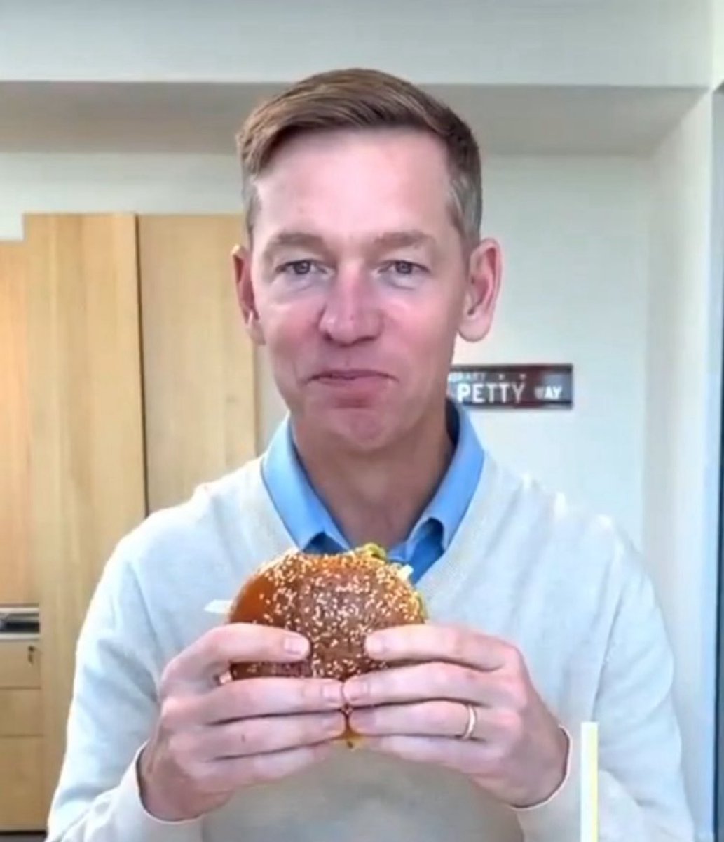 Trung Phan tweet media