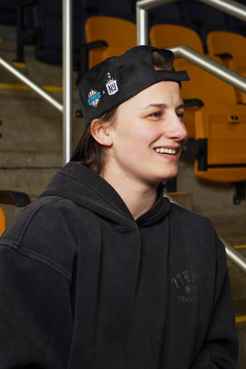 PWHL_NewYork's tweet photo. Gotham FC x Sirens hat collab? Say less.

First 1,000 fans in attendance on March 8th will receive an exclusive "In My Women's Sports Era" hat.

🎟️: https://t.co/TpdZ8ycbsu https://t.co/5WacgIM8sB