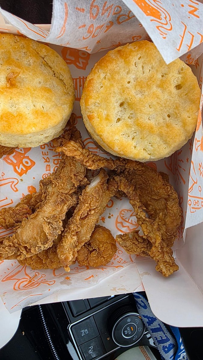 jhowardsc's tweet photo. @Popeyes wasted my cheat day. Surf and turf where?!!! 😠 😡 👿  my strips was mystery size, smaller than sardines and the shrimp look like sardines food. This the standard? And had the nerve to be cold! Taste like bottom of the fryer.. Come on! https://t.co/9ApGqLqkTB