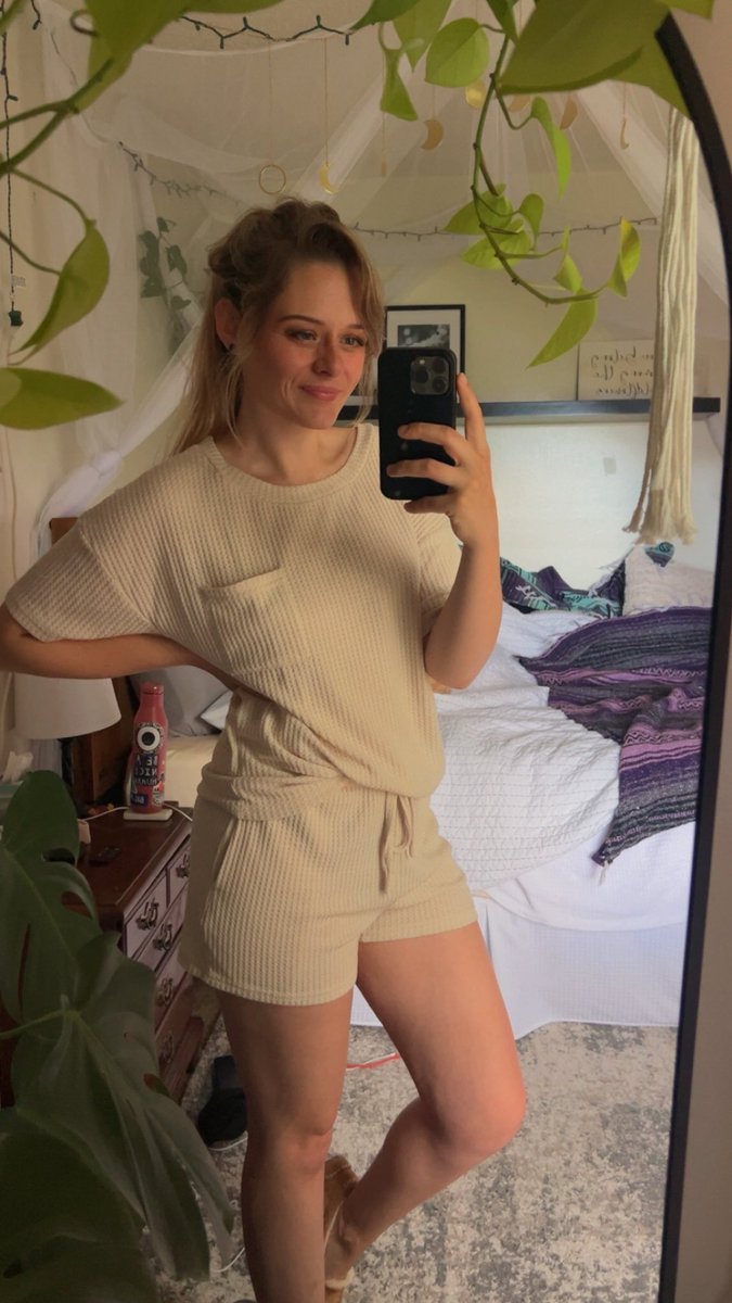 ALadyNamedKatie's tweet photo. Matching sleep sets are my favorite ❤️ https://t.co/0chSxP7kuO