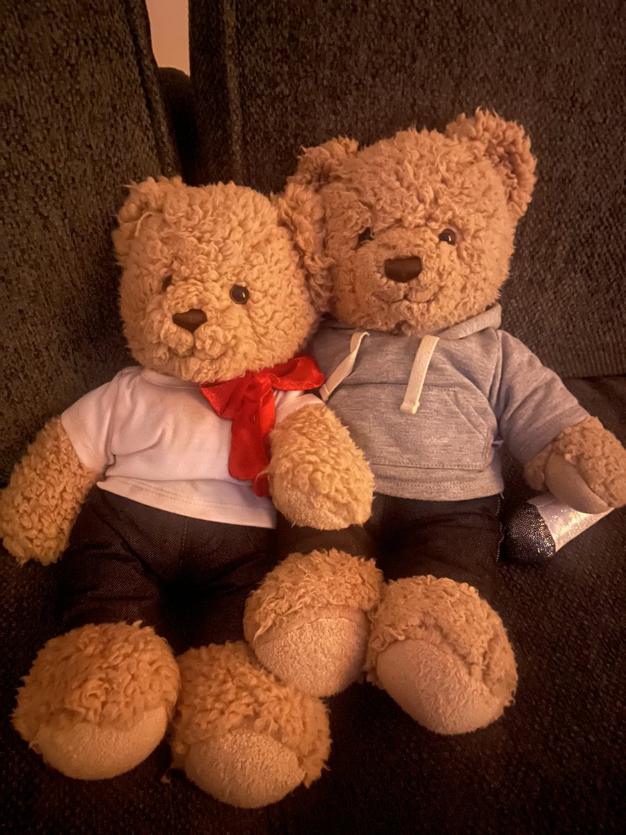 rivfahey✨ tweet media