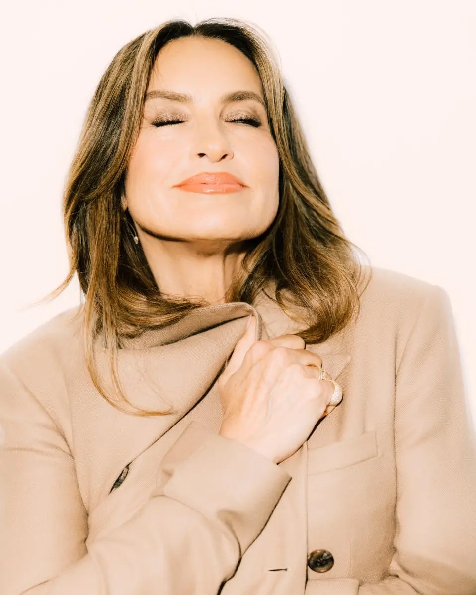 Women of the Year @time and our beloved Captain Benson #SVU