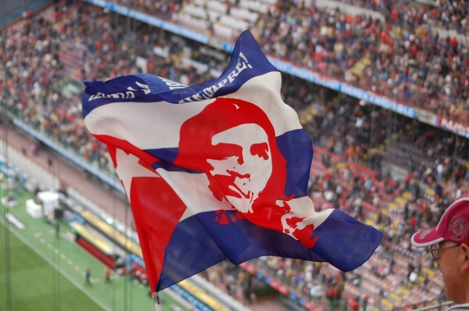 ultras_antifaa's tweet image. #Italy - Che Guevara flags in the Livorno Calcio stands.