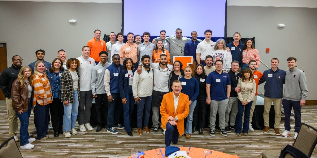 IlliniMBB's tweet photo. From the moment they stepped on campus, they've dedicated themselves fully to this program. 

Thank you to our seniors and graduating managers, who we will be celebrating on Tuesday! https://t.co/8bUiEbGNKm