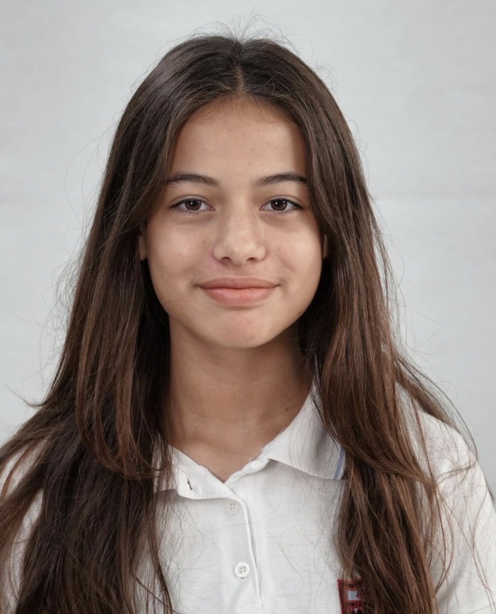 Canım Selin’im 🤍
Bil ki mesafeler ne kadar olursa olsun, seni düşünmediğim tek bir an bile yok. Özlemim her geçen gün büyüyor ama sevgim ondan da güçlü, ondan da büyük. Sen hep en güzel yerdesin, kalbimin tam ortasında.
#isiasortakdavamız